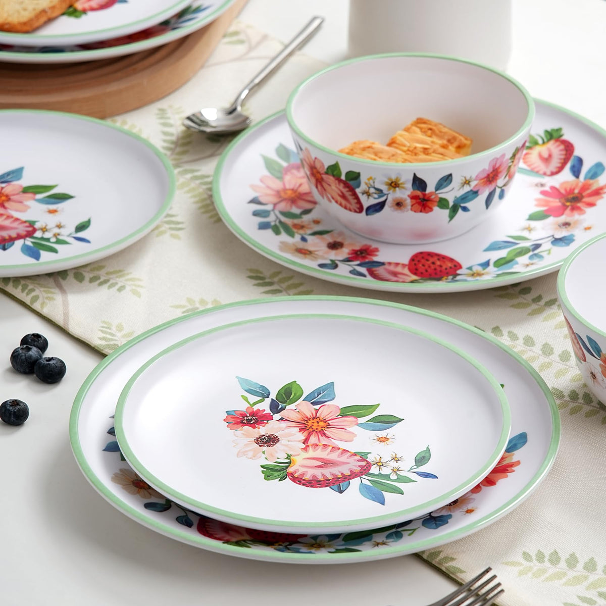12-Piece Strawberry Melamine Dinnerware Set C56364