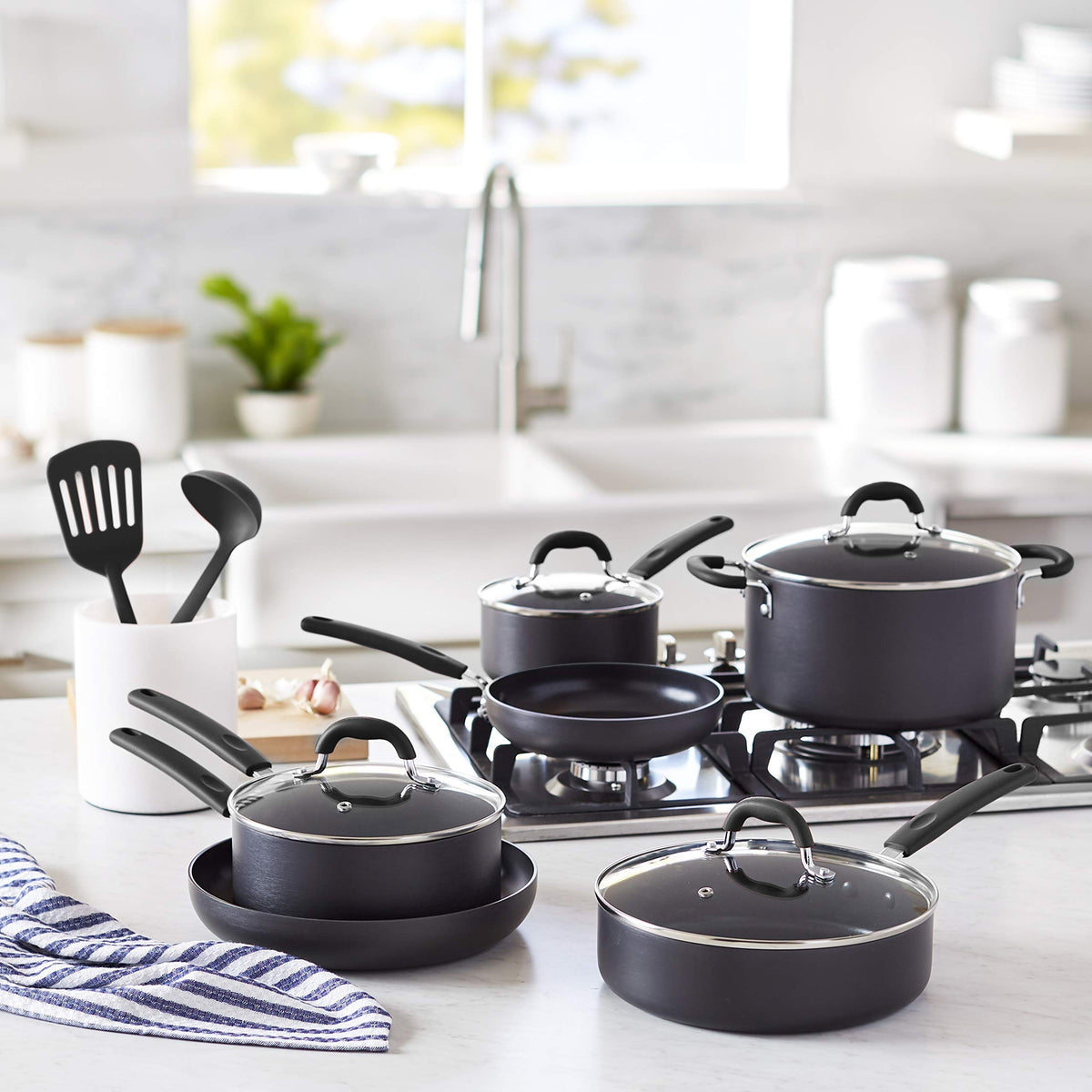 Non-Stick Hard Anodized Aluminum Cookware Set, 12-Piece U682